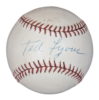 Ted Lyons Single Signed Baseball (Beckett)